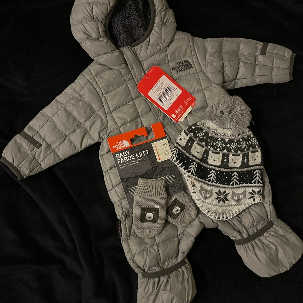 NEW The North Face Infant Snowsuit Bunting BUNDLE with Mitts & Hat